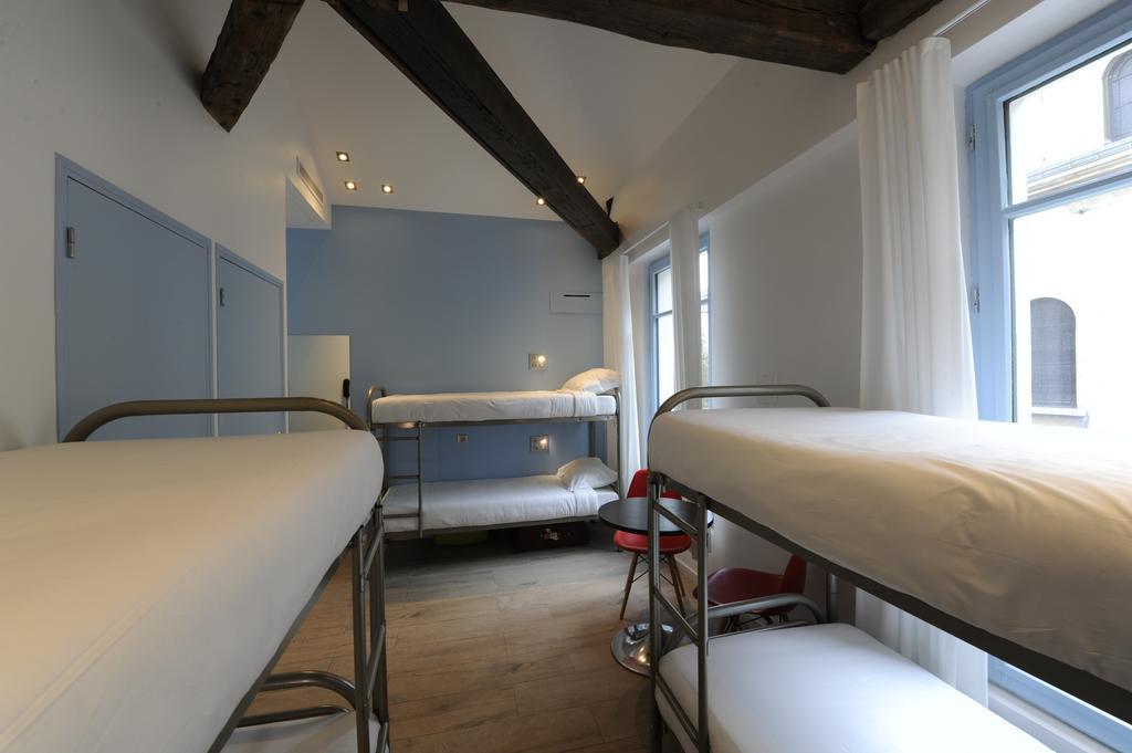 Hostel The 3 Ducks Eiffel Tower By Hiphophostels Parijs